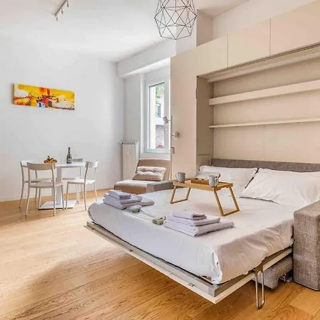 Sant Ambrogio M2 200metri Centre Of Milánó