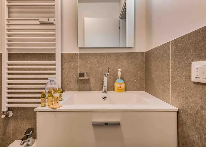 Sant Ambrogio M2 200metri Centre Of Apartman