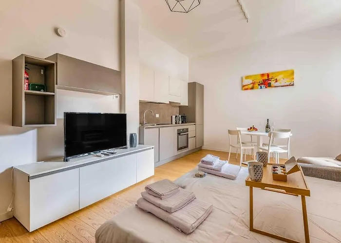 Sant Ambrogio M2 200metri Centre Of Apartman